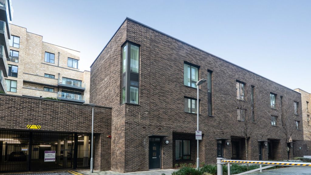 Property photo 1 of 22