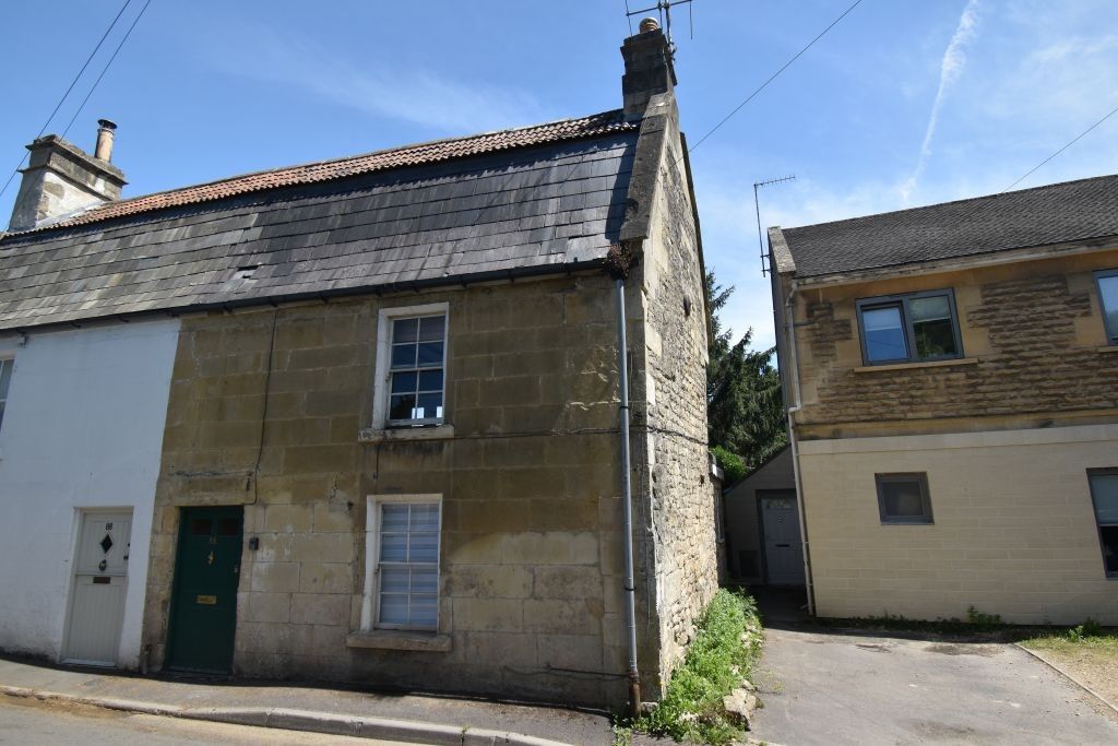 Property photo 1 of 12