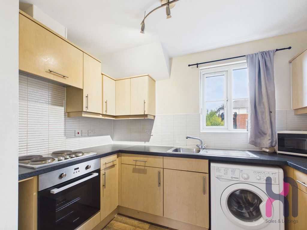 Property photo 3 of 32
