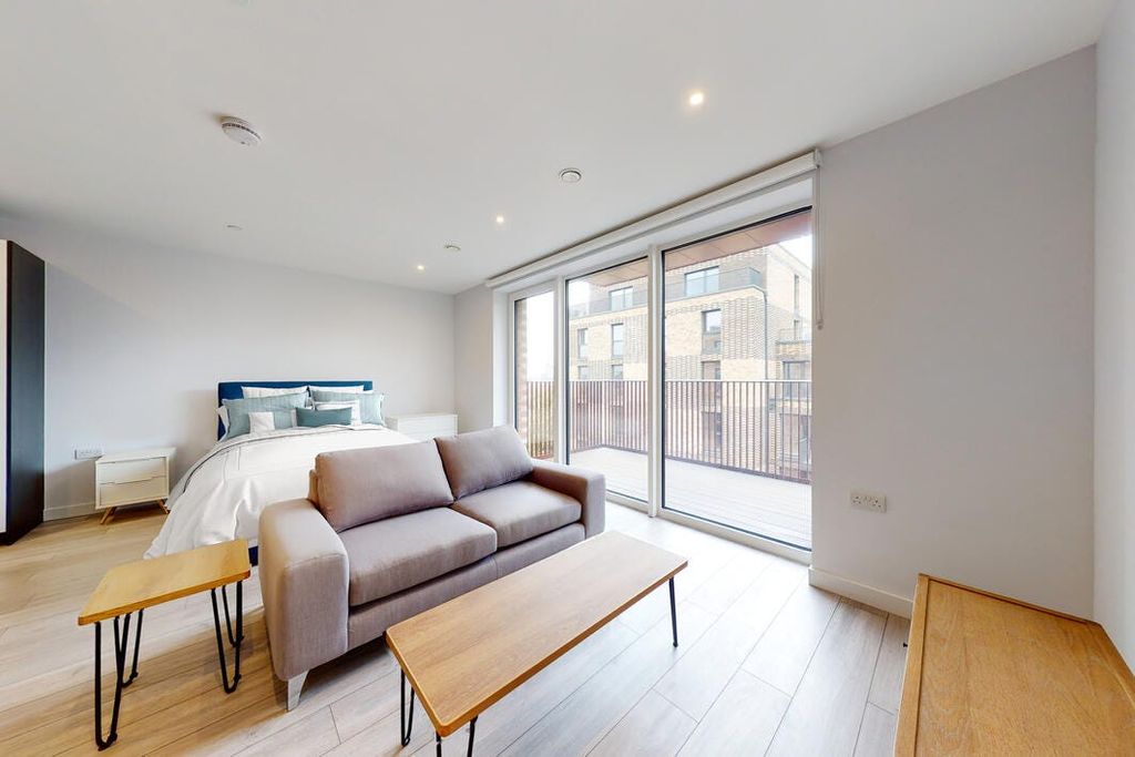 Property photo 1 of 22