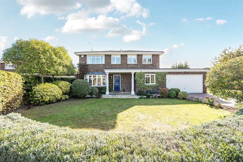 Property photo 1 of 18