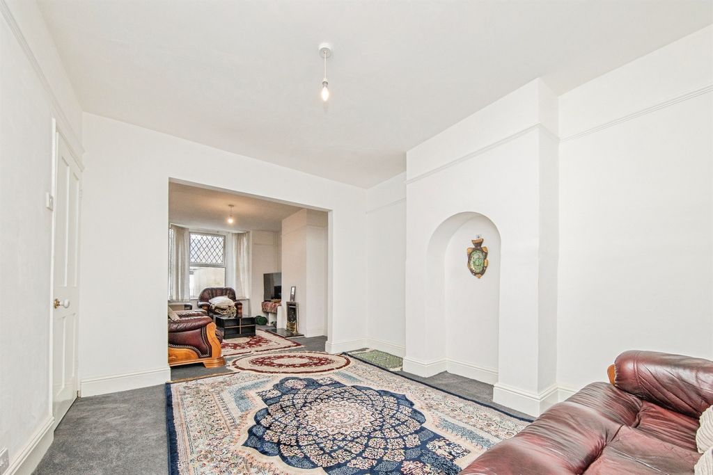 Property photo 2 of 13