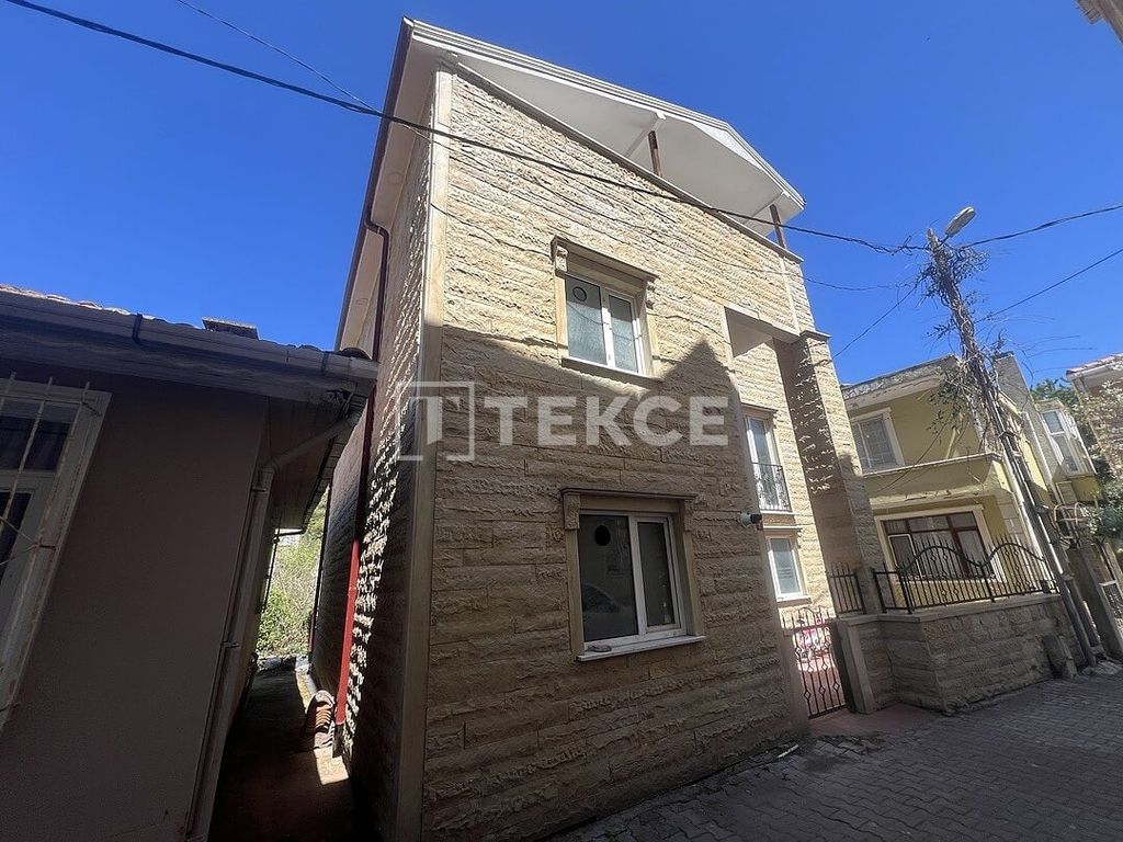 Property photo 2 of 17