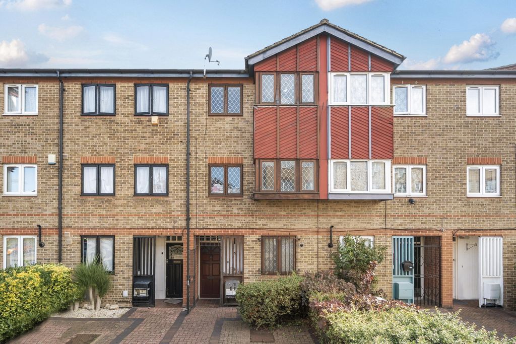 Property photo 1 of 12 4516661