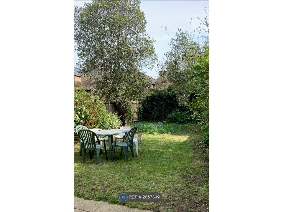 Property photo 3 of 28 Garden - South Facing