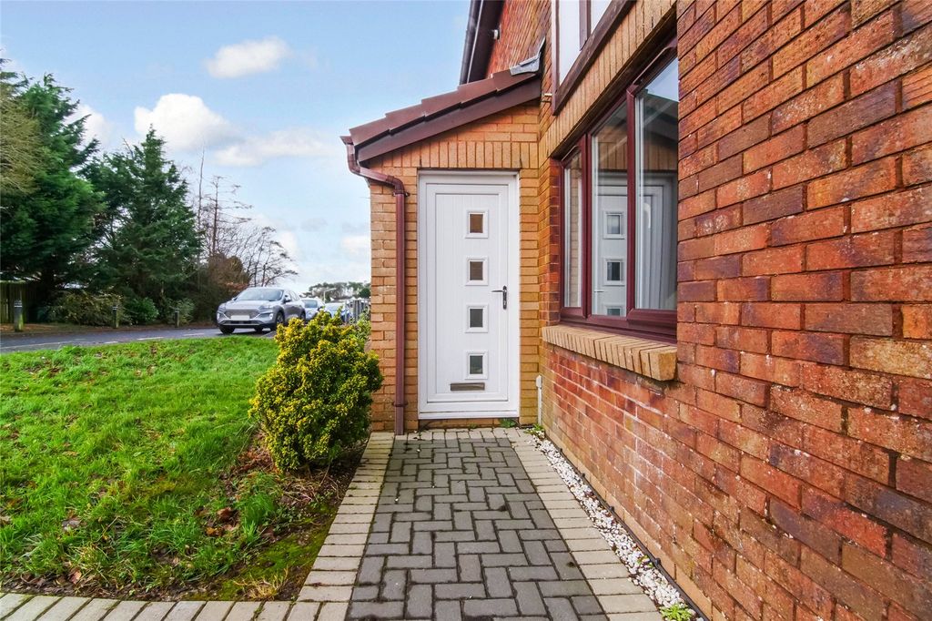 Property photo 3 of 21 Picture No. 02