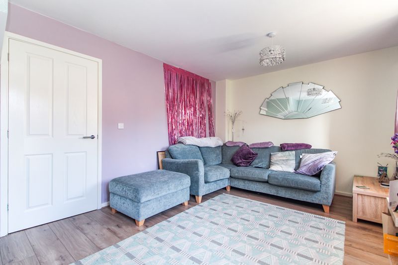 Property photo 3 of 14 Lounge