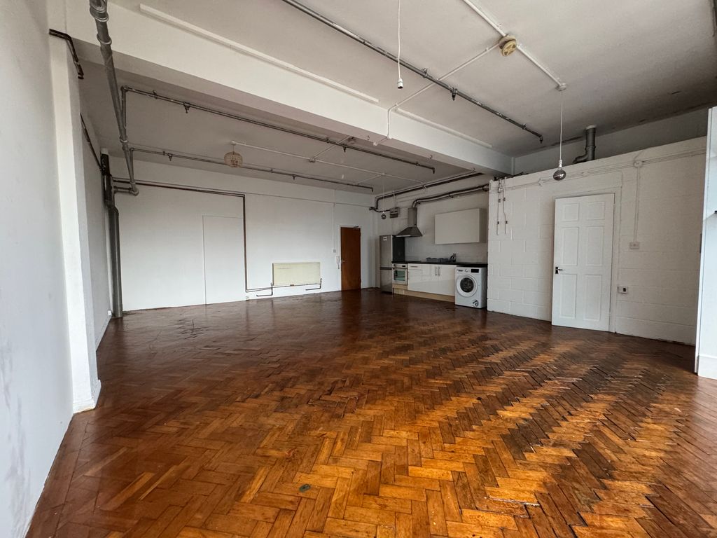 Property photo 3 of 4