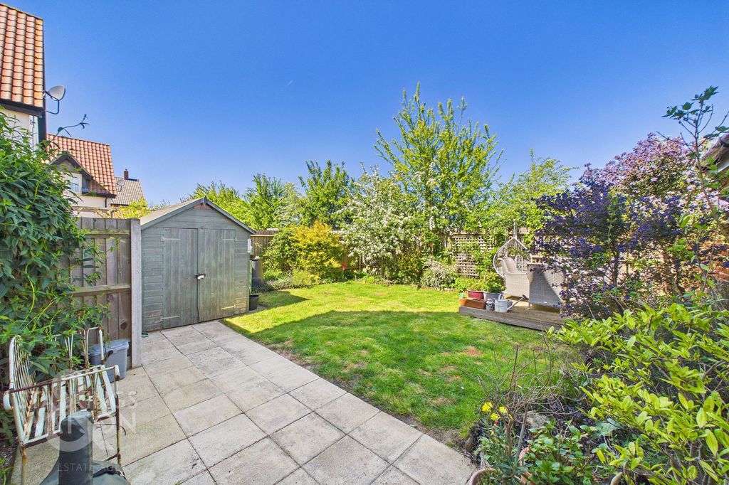 Property photo 2 of 23