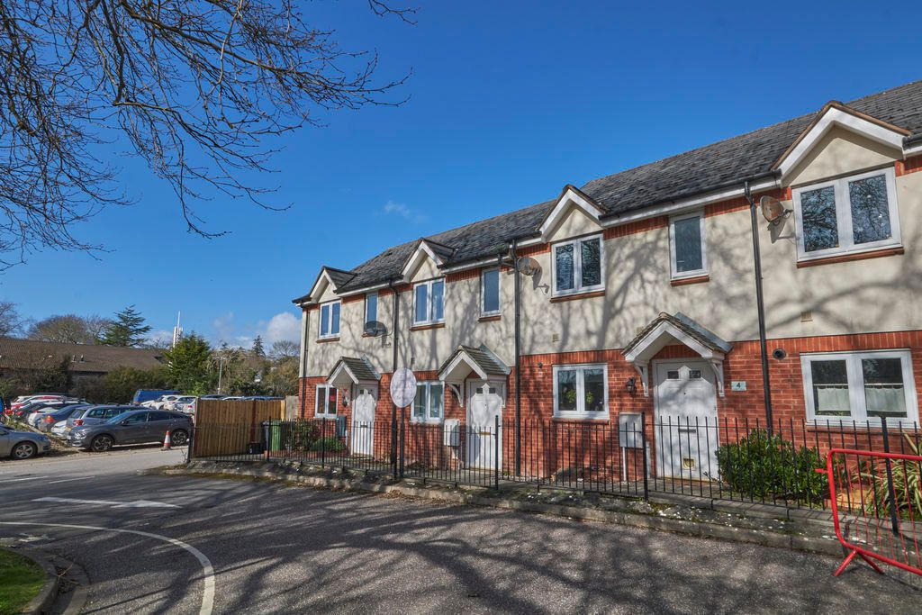 Property photo 1 of 11 Front