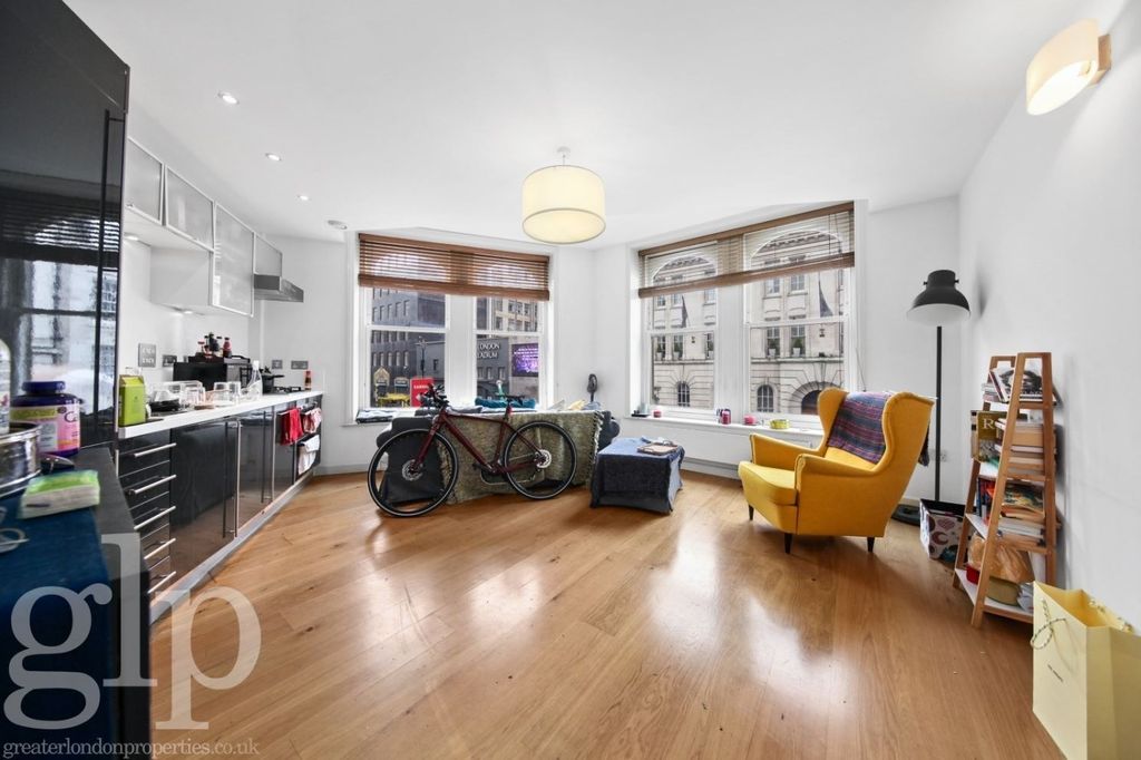 Property photo 1 of 10 960972