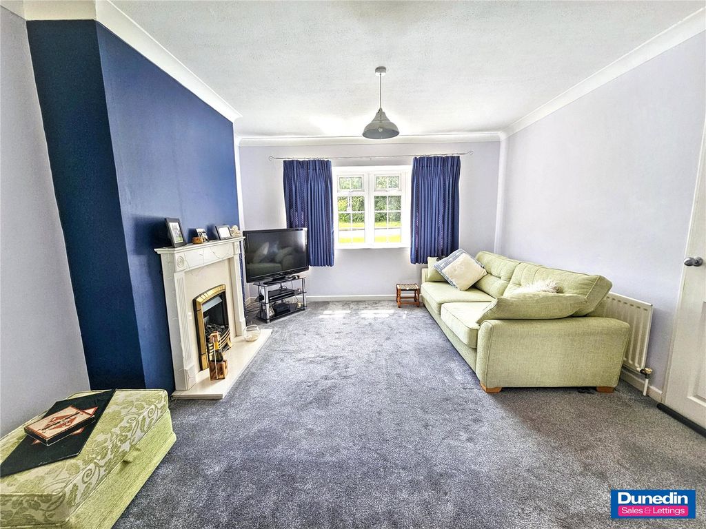 Property photo 2 of 15 Picture No. 01