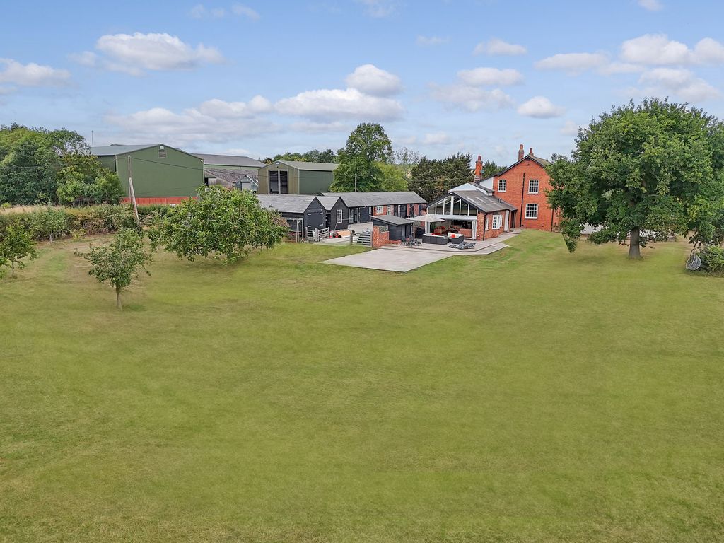 Property photo 2 of 31 Picture No. 89