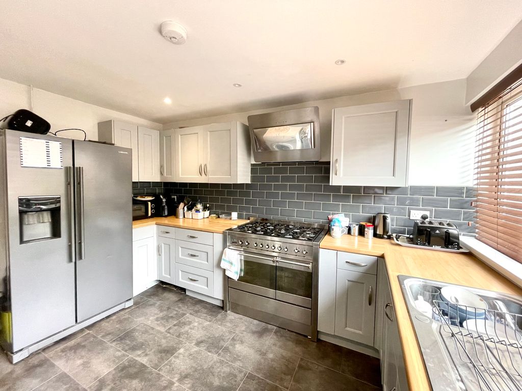 Property photo 2 of 12 Img_1652