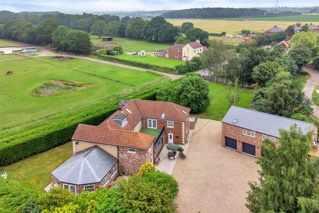 Property photo 1 of 43