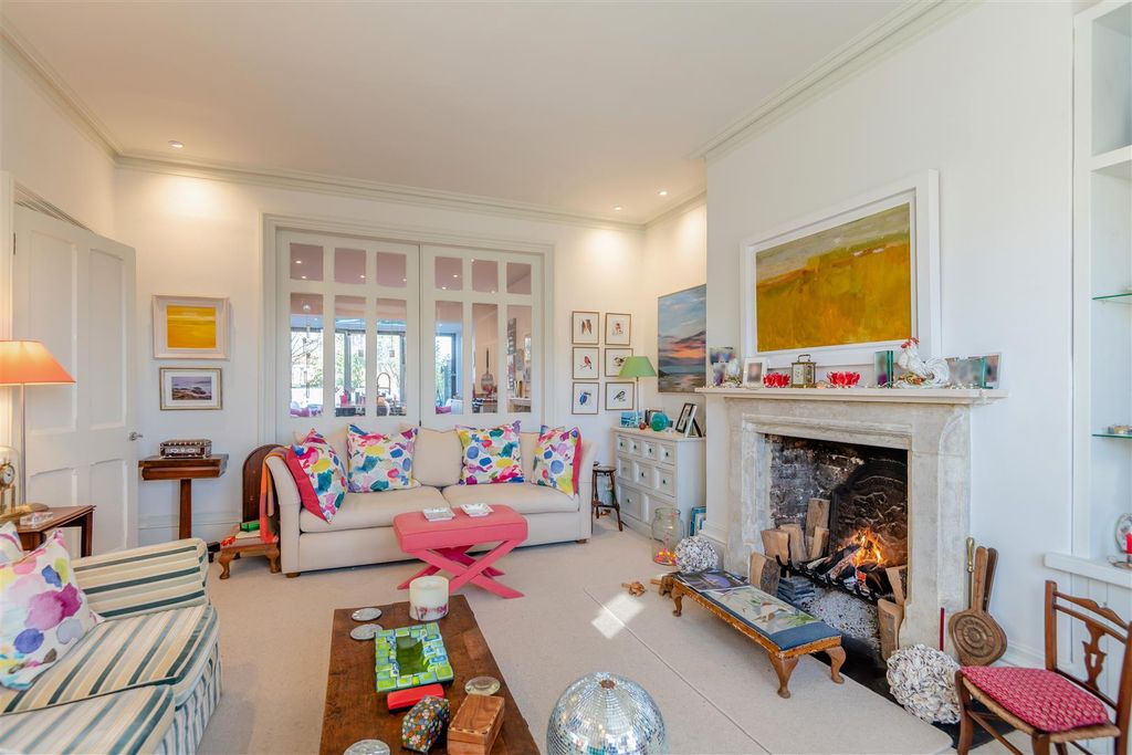 Property photo 3 of 27 8630705-Interior26.Jpg