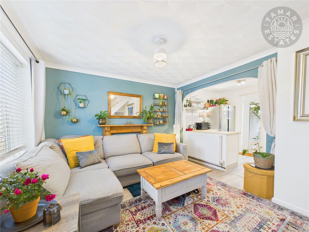 Property photo 2 of 19 Living Room