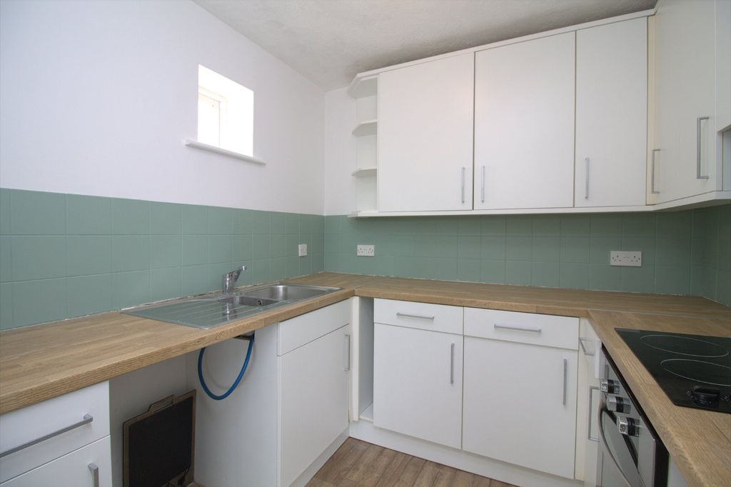 Property photo 2 of 14 Kitchen