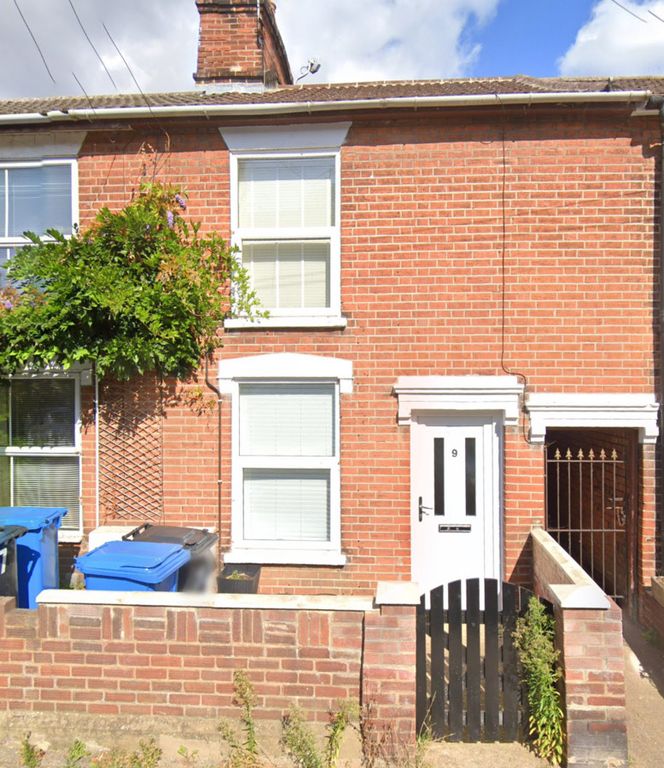 Property photo 1 of 18