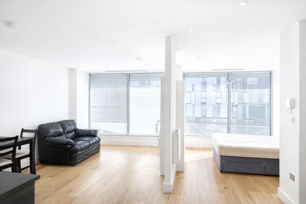 Property photo 2 of 7 Photo 4