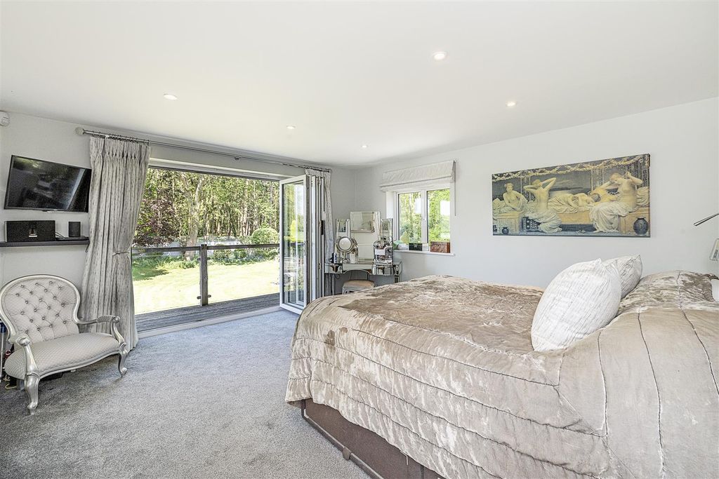 Additional image 7 of 5 bed detached house for saleTea Green, Hertfordshire LU2