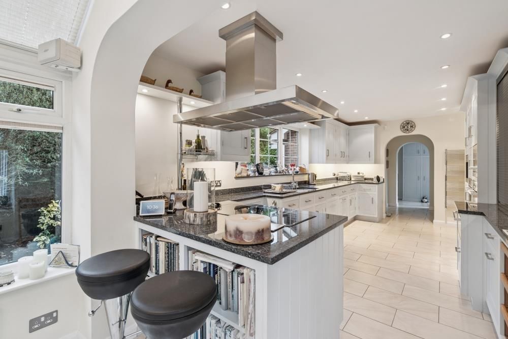 Property photo 2 of 24 Image