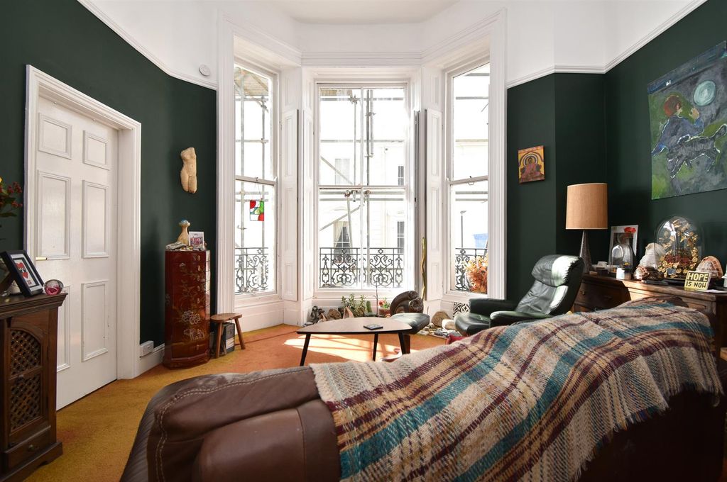 Property photo 2 of 17 Open Plan Living Space