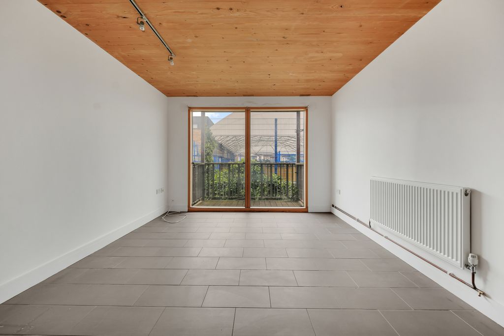 Property photo 3 of 10 Picture No. 03