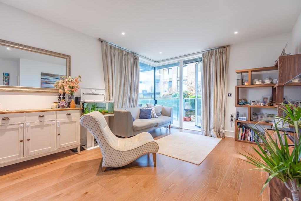 Property photo 2 of 22 653715 (18)