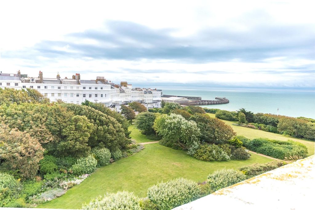 Property photo 3 of 16 Picture 3