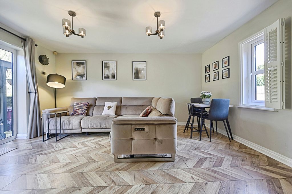 Property photo 3 of 15 Living / Dining Room