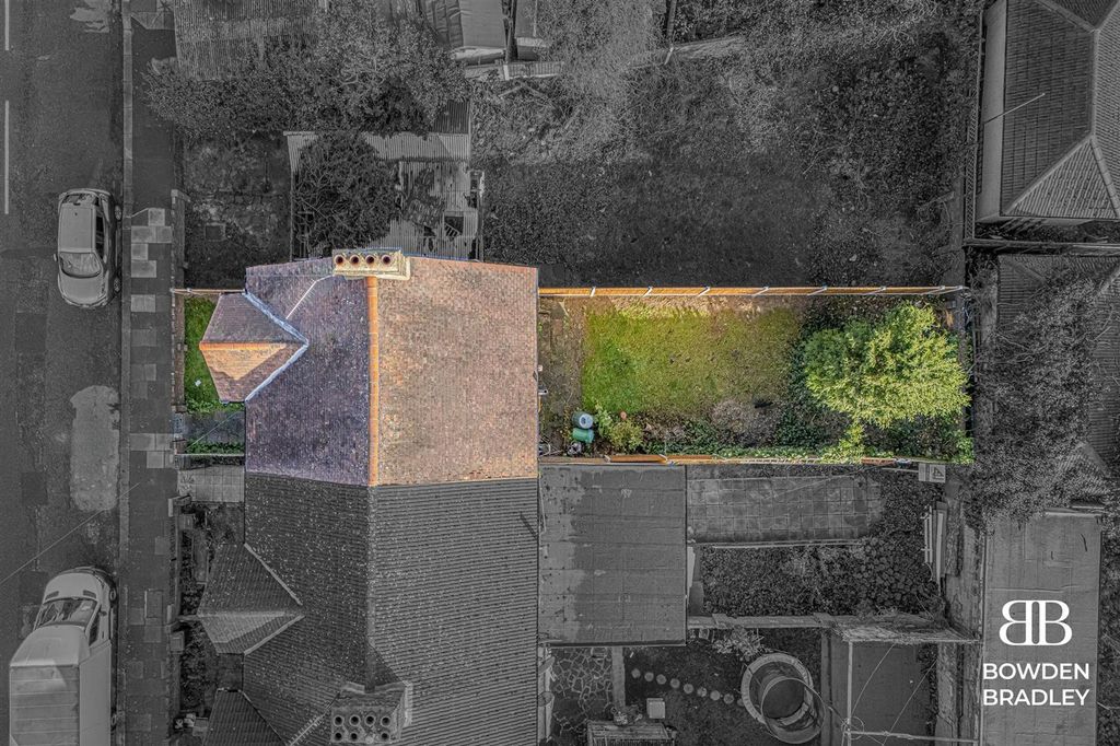 Property photo 2 of 14 Garden