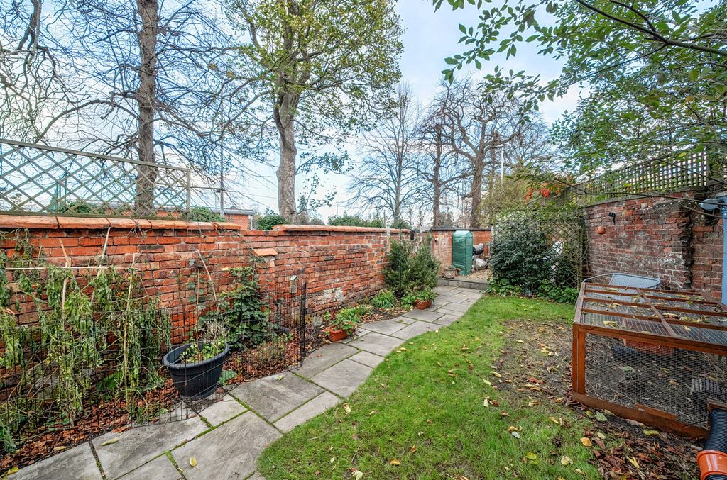 Property photo 2 of 19