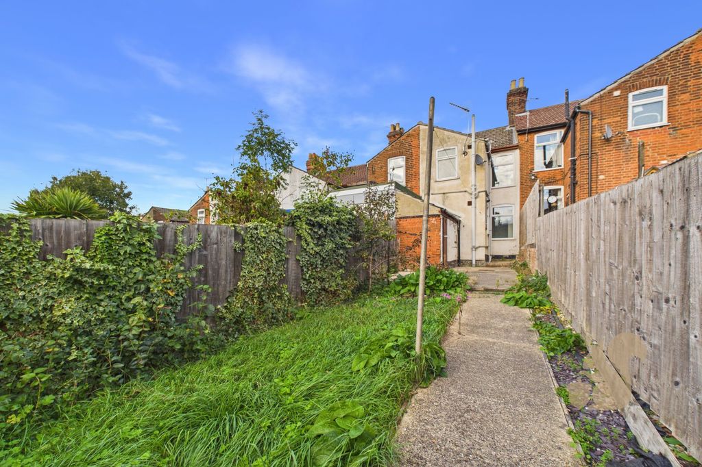 Property photo 2 of 15