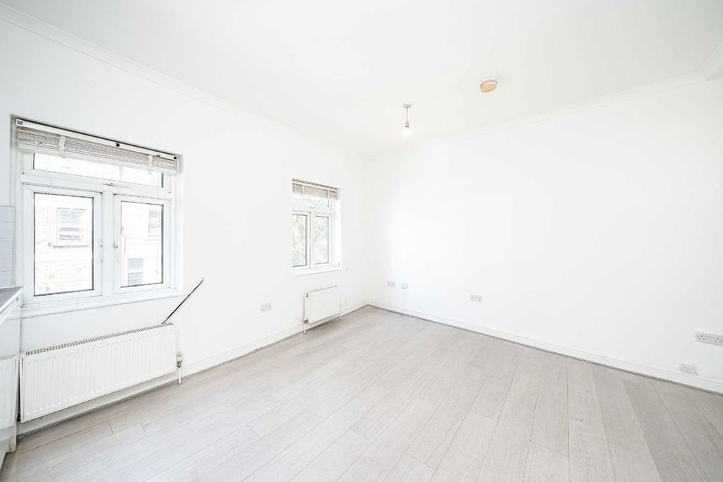 Property photo 3 of 4