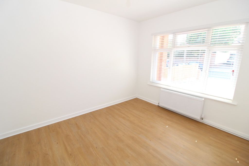 Property photo 3 of 10 3718353