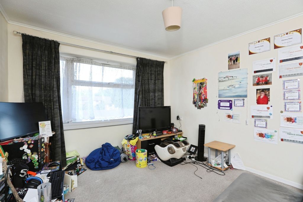 Property photo 3 of 11 2