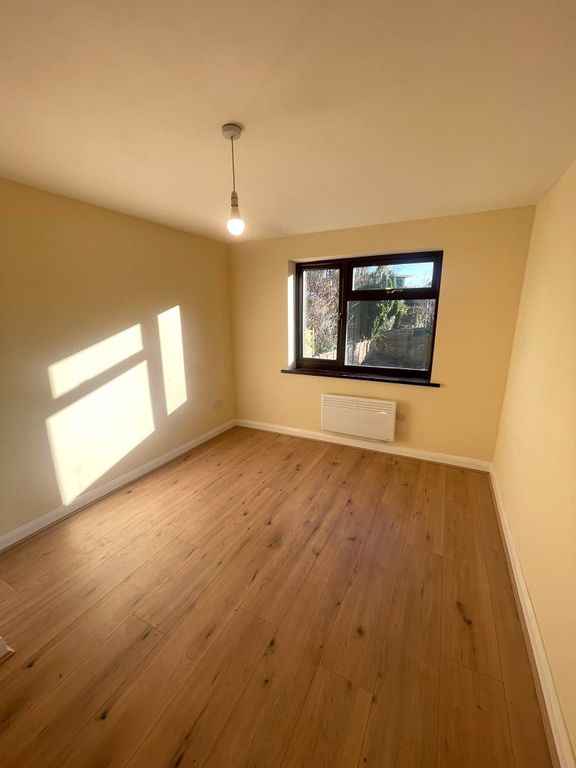 Property photo 3 of 9 2