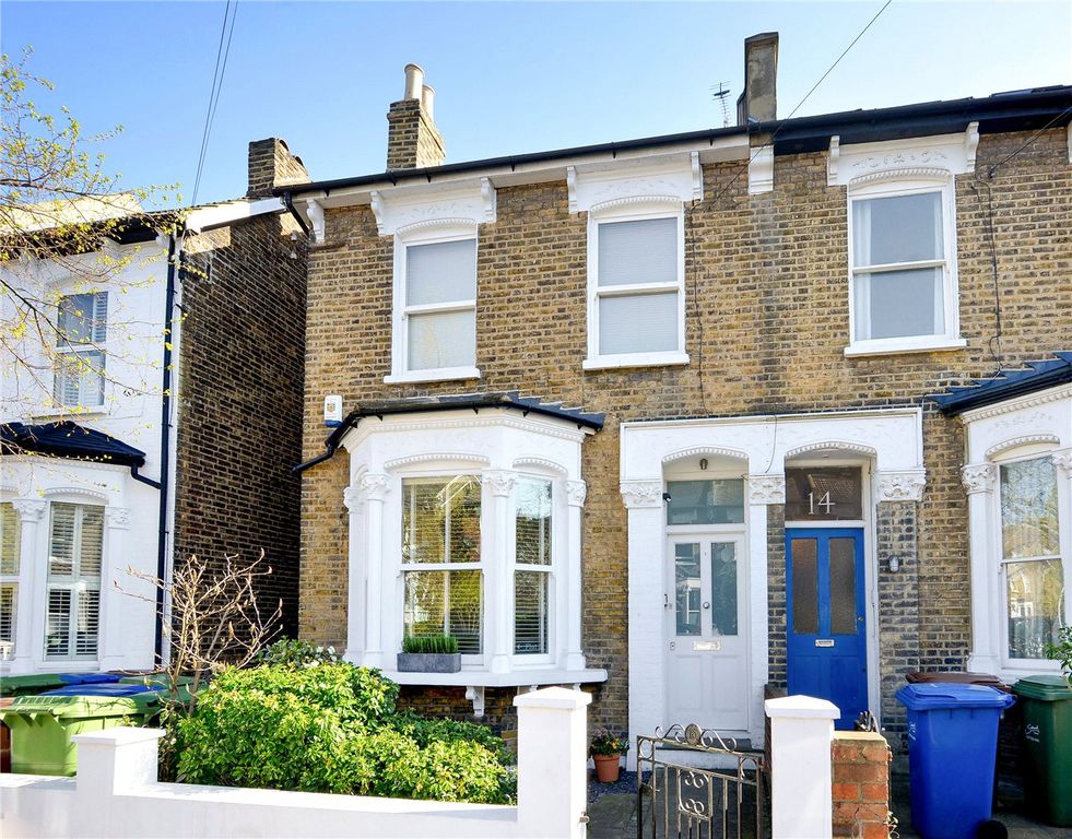 Property photo 1 of 11 External