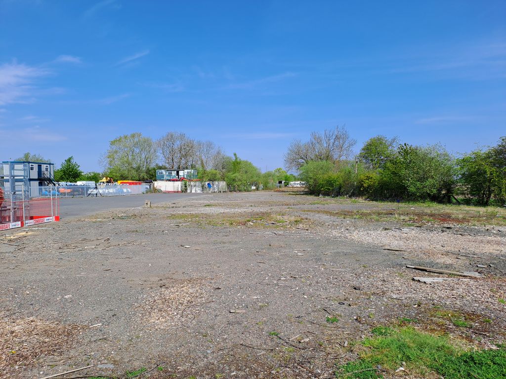 Property photo 2 of 3