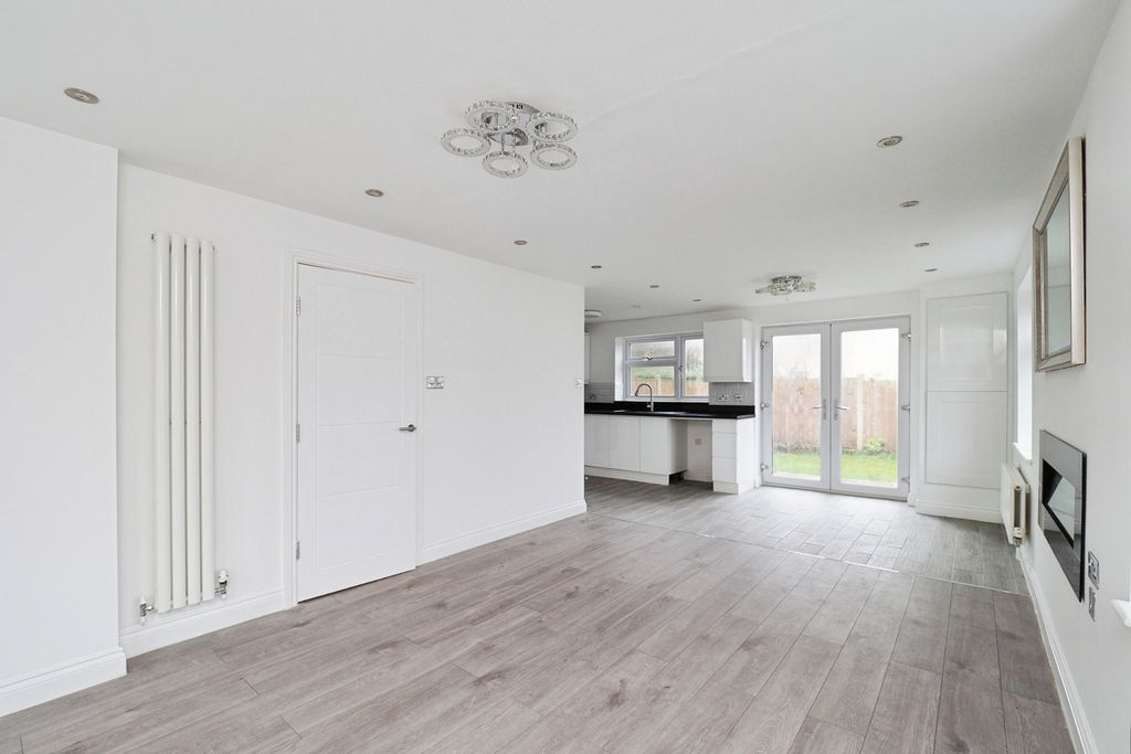 Property photo 3 of 18 Pbox-Img.Jpg