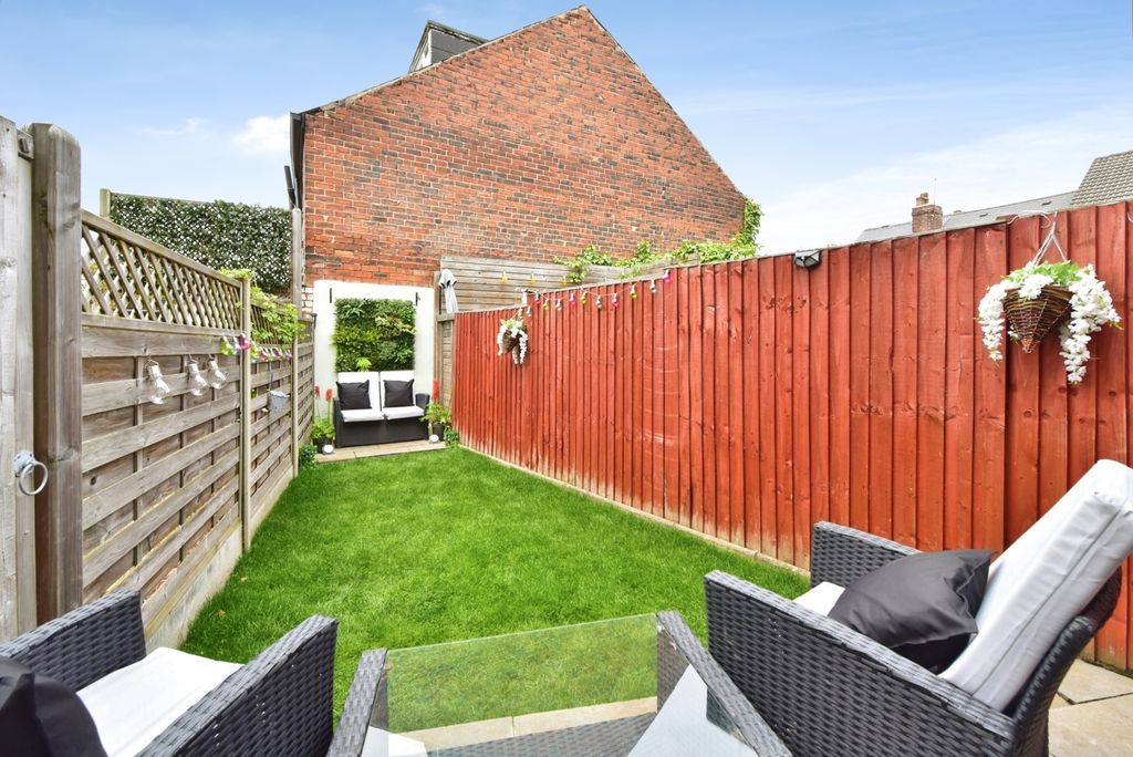 Property photo 2 of 14 Garden
