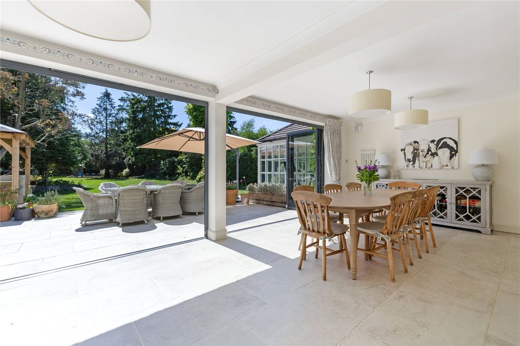 Property photo 3 of 16 Dining Area