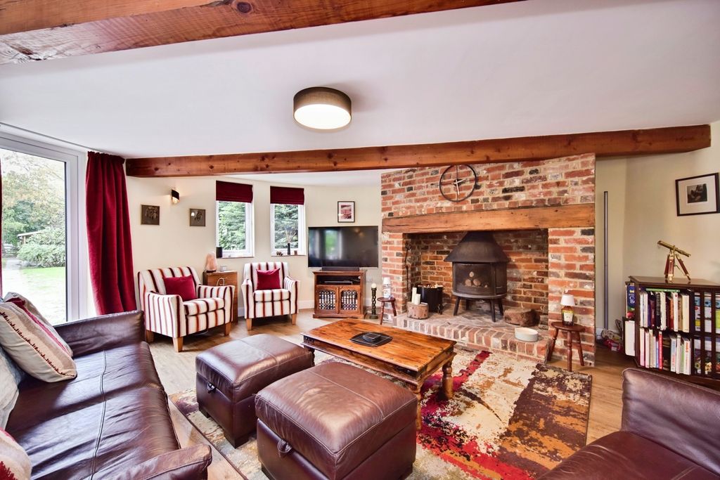 Property photo 2 of 24 Pbox-Img.Jpg