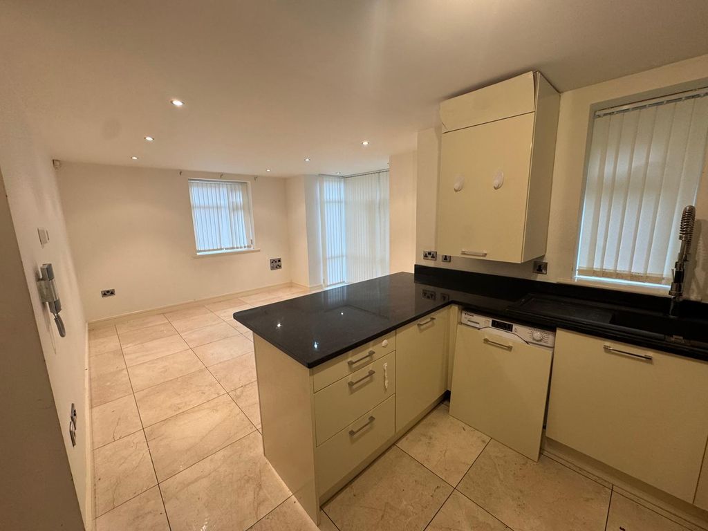 Property photo 2 of 6 Open Kitchen/ Living
