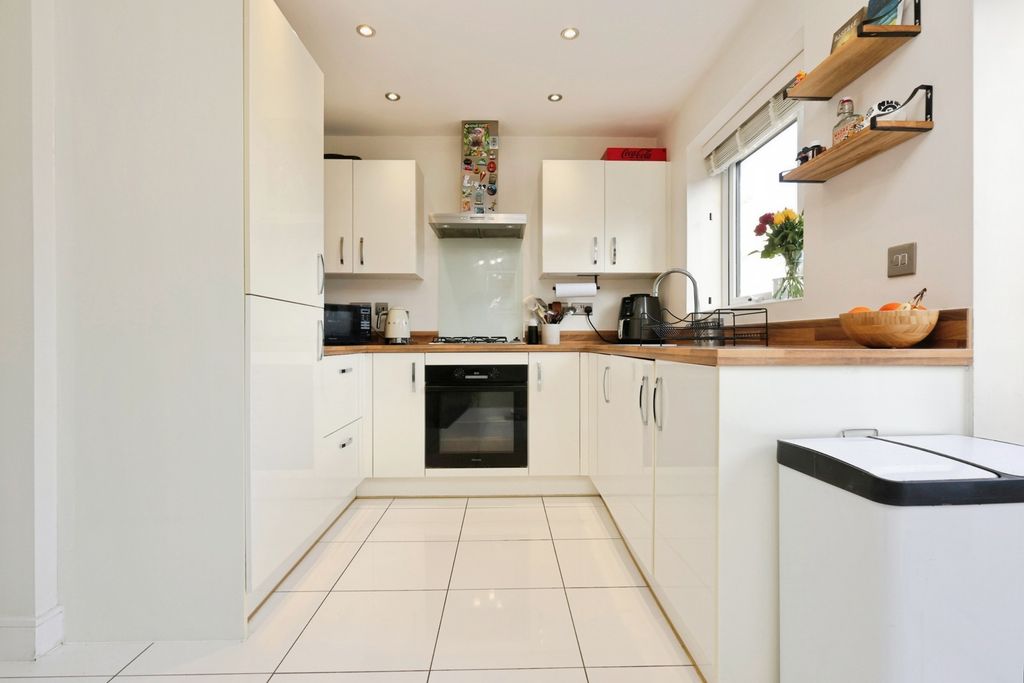Property photo 2 of 20 Pbox-Img.Jpg
