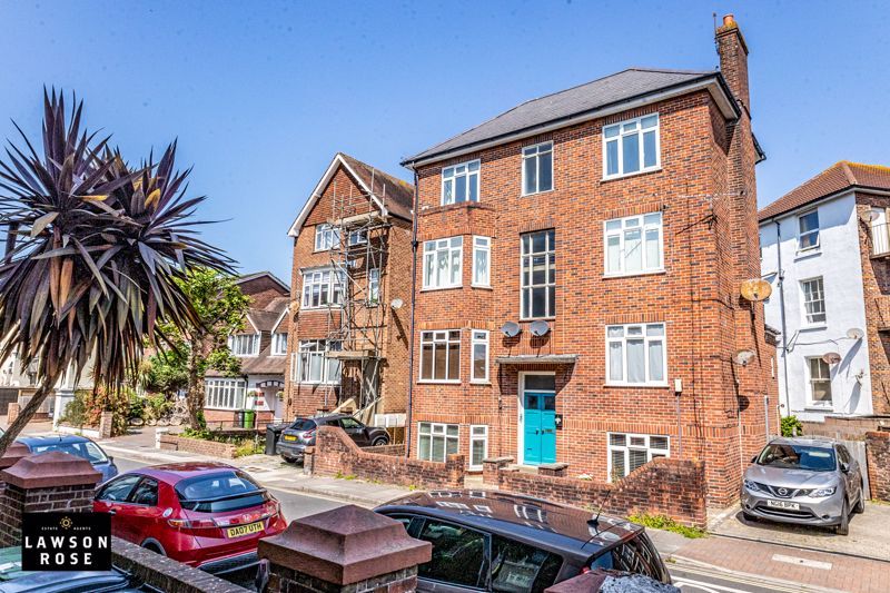 Property photo 1 of 14 .