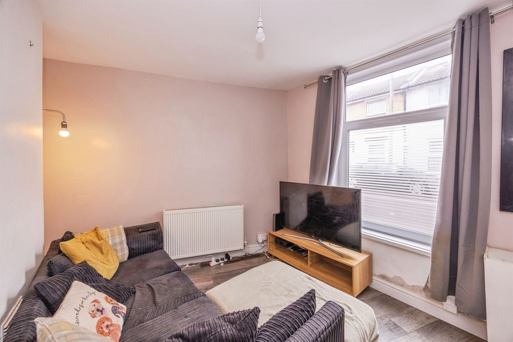 Property photo 3 of 13