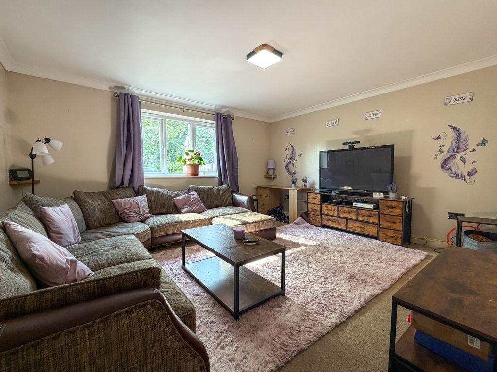 Property photo 2 of 21 5202596