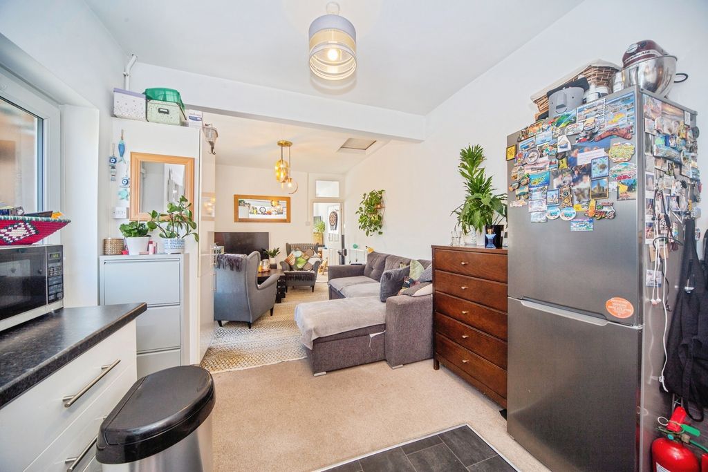Property photo 3 of 21 Pbox-Img.Jpg